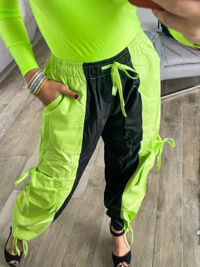 BLACK/NEON GREEN CARGO PANTS