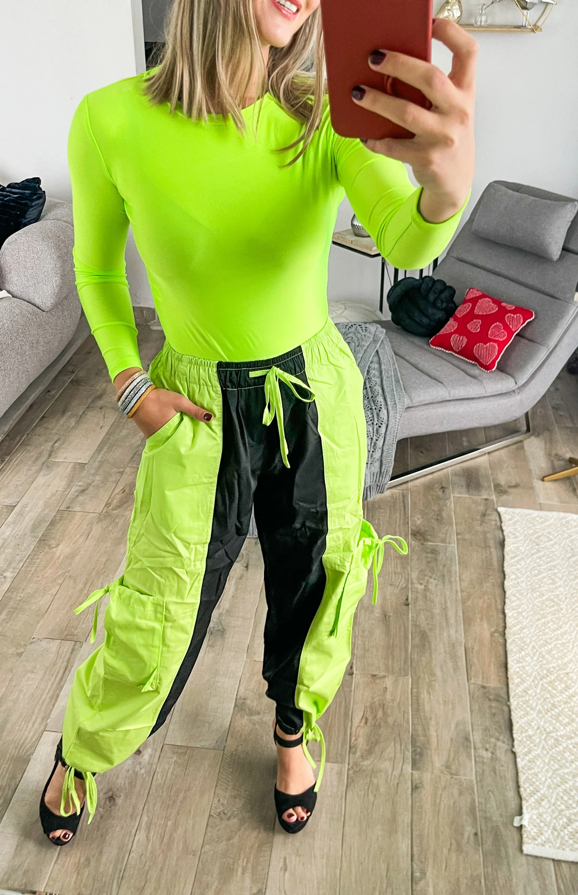 BLACK/NEON GREEN CARGO PANTS