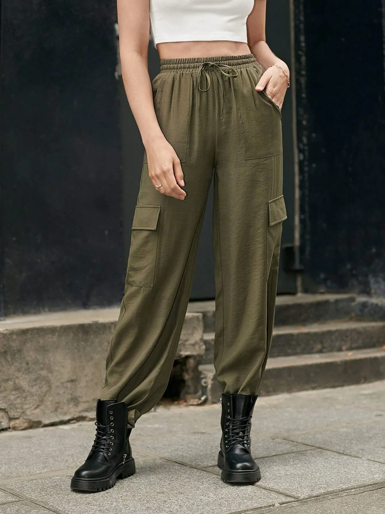 Woven Waistline Cargo Pants